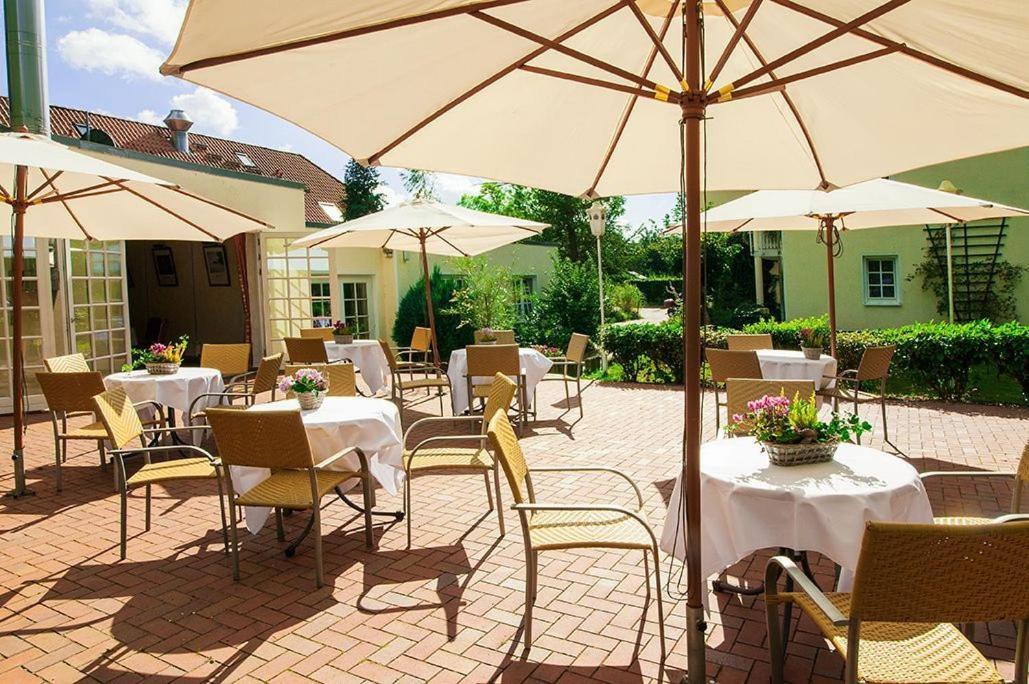Landgasthof & Hotel Jagdhof Stralsund Exterior foto