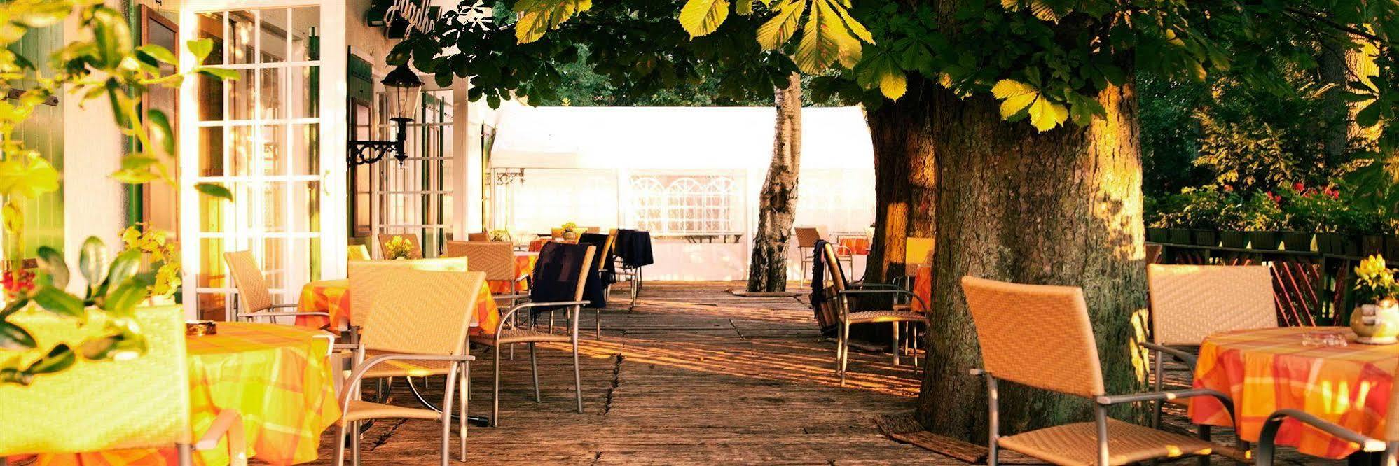 Landgasthof & Hotel Jagdhof Stralsund Exterior foto